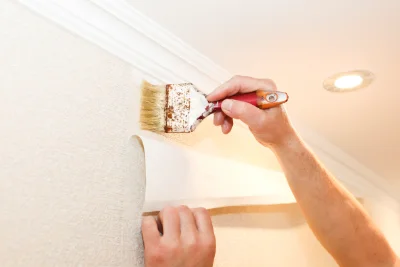 Pose de papier peint à Boutenac — revêtements muraux et toiles de verre
